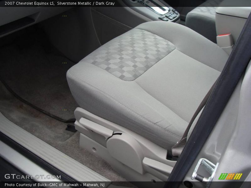 Silverstone Metallic / Dark Gray 2007 Chevrolet Equinox LS