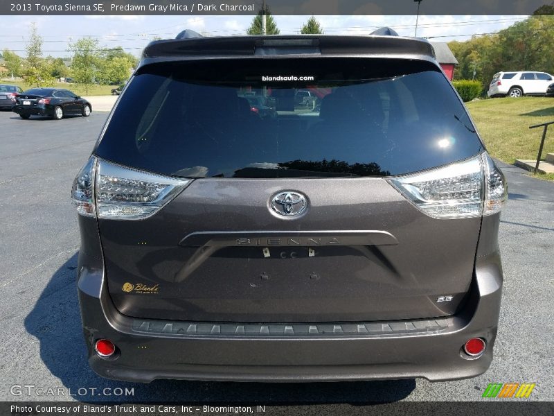 Predawn Gray Mica / Dark Charcoal 2013 Toyota Sienna SE