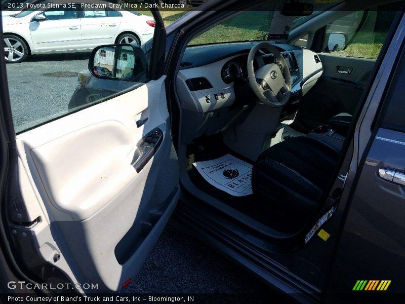 Predawn Gray Mica / Dark Charcoal 2013 Toyota Sienna SE