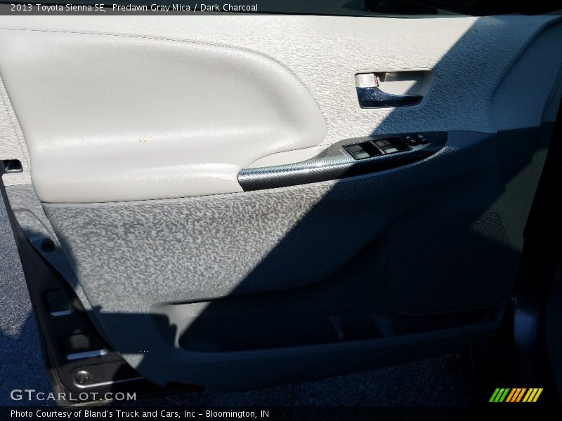 Predawn Gray Mica / Dark Charcoal 2013 Toyota Sienna SE