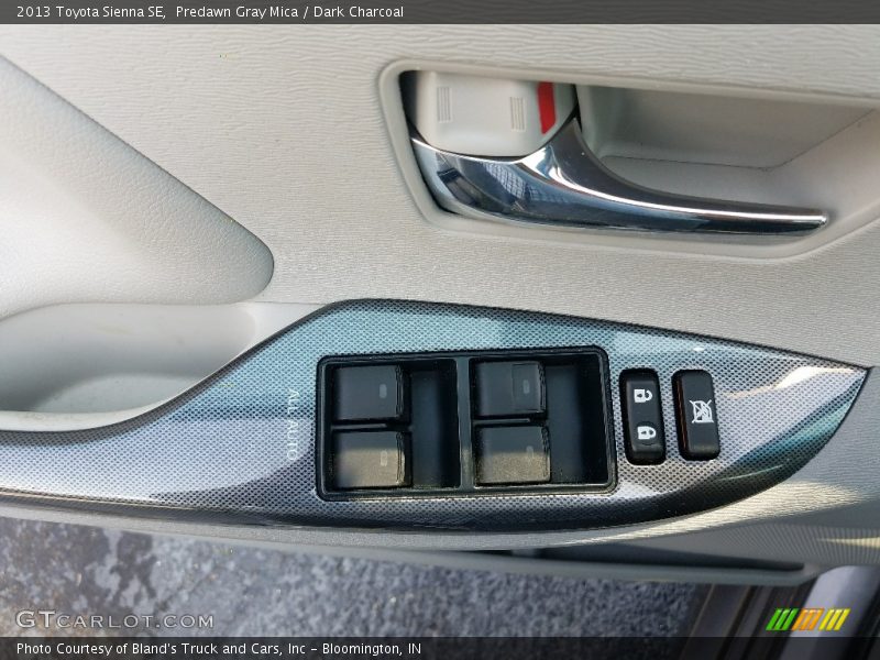 Predawn Gray Mica / Dark Charcoal 2013 Toyota Sienna SE
