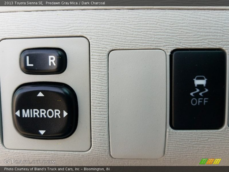 Predawn Gray Mica / Dark Charcoal 2013 Toyota Sienna SE