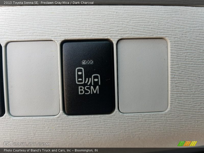Predawn Gray Mica / Dark Charcoal 2013 Toyota Sienna SE