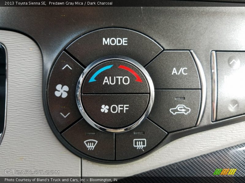 Predawn Gray Mica / Dark Charcoal 2013 Toyota Sienna SE