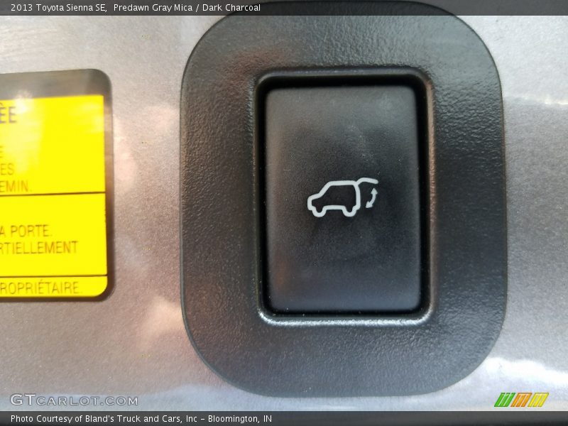 Predawn Gray Mica / Dark Charcoal 2013 Toyota Sienna SE
