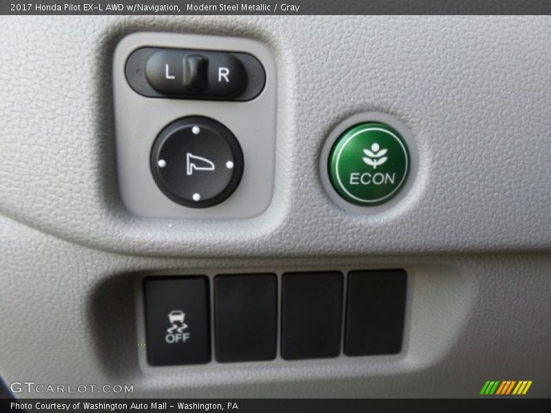 Modern Steel Metallic / Gray 2017 Honda Pilot EX-L AWD w/Navigation