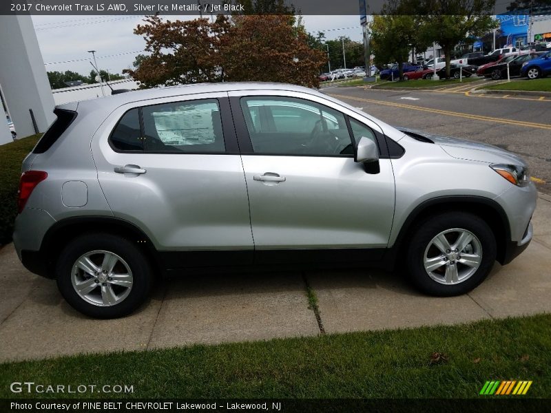 Silver Ice Metallic / Jet Black 2017 Chevrolet Trax LS AWD