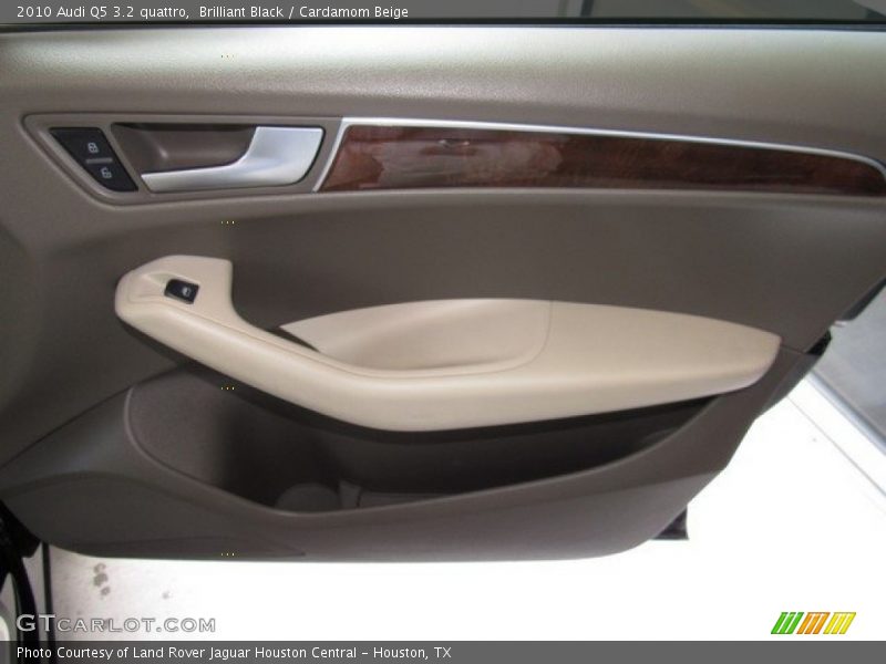 Brilliant Black / Cardamom Beige 2010 Audi Q5 3.2 quattro