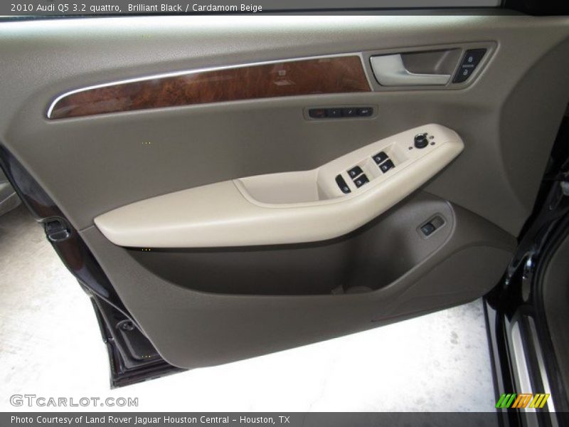 Brilliant Black / Cardamom Beige 2010 Audi Q5 3.2 quattro