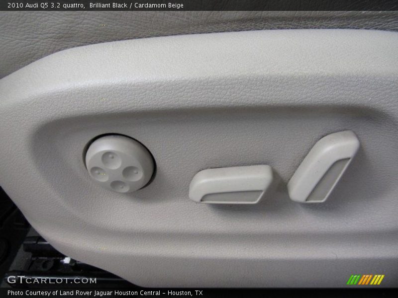 Brilliant Black / Cardamom Beige 2010 Audi Q5 3.2 quattro