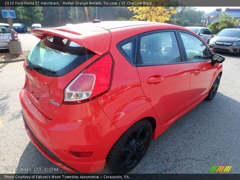 Molten Orange Metallic Tri-coat / ST Charcoal Black 2016 Ford Fiesta ST Hatchback