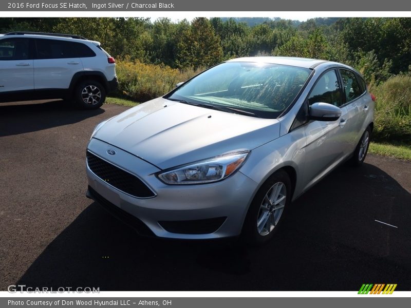 Ingot Silver / Charcoal Black 2016 Ford Focus SE Hatch