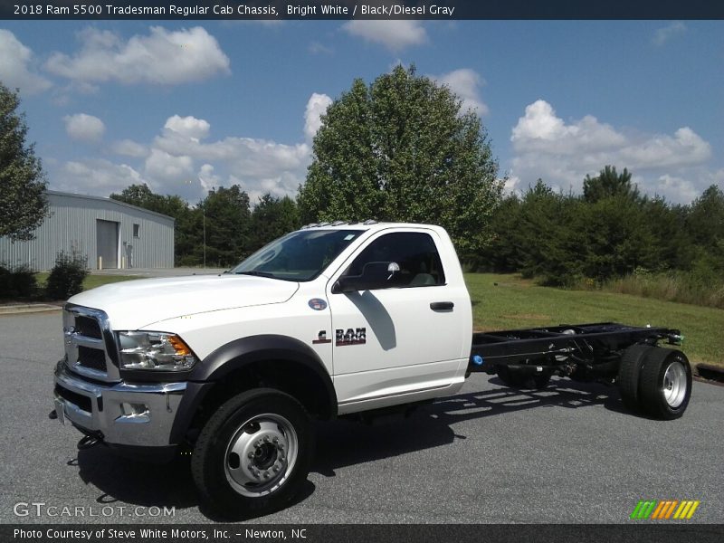 Front 3/4 View of 2018 5500 Tradesman Regular Cab Chassis