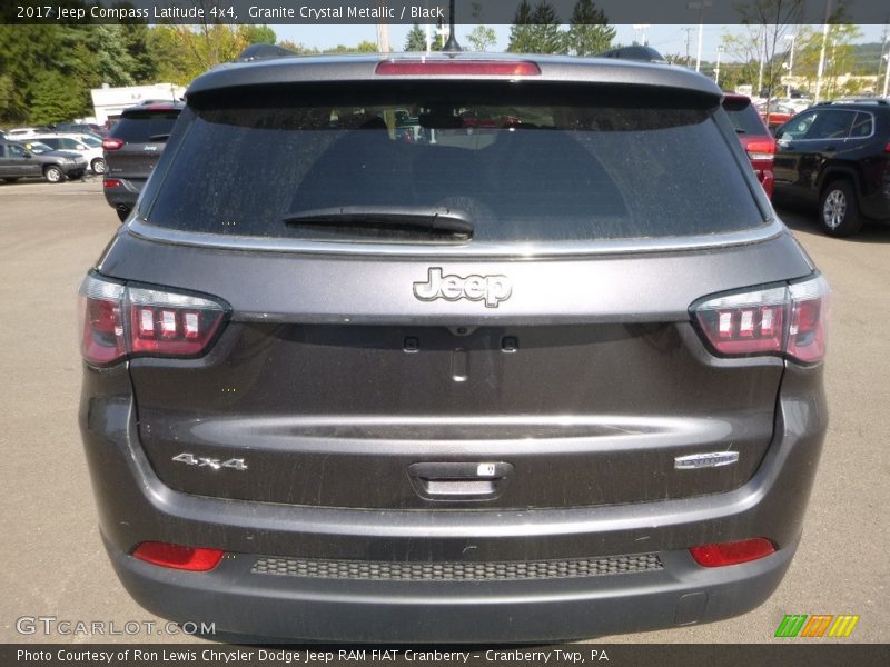 Granite Crystal Metallic / Black 2017 Jeep Compass Latitude 4x4