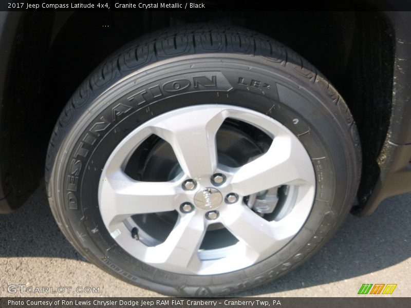 Granite Crystal Metallic / Black 2017 Jeep Compass Latitude 4x4