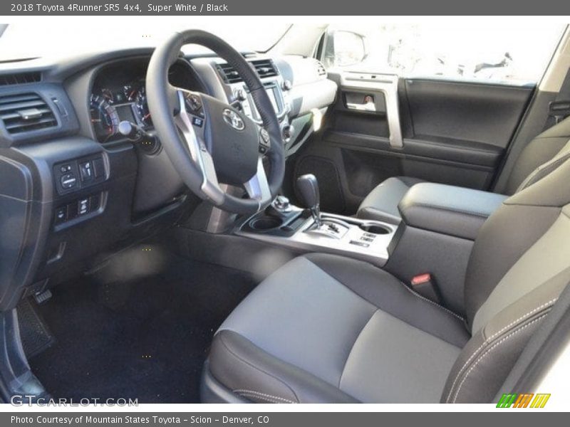 Super White / Black 2018 Toyota 4Runner SR5 4x4