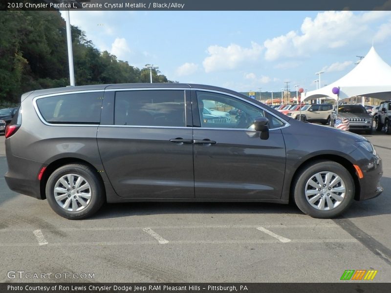 Granite Crystal Metallic / Black/Alloy 2018 Chrysler Pacifica L
