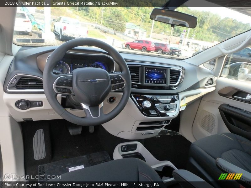 Granite Crystal Metallic / Black/Alloy 2018 Chrysler Pacifica L