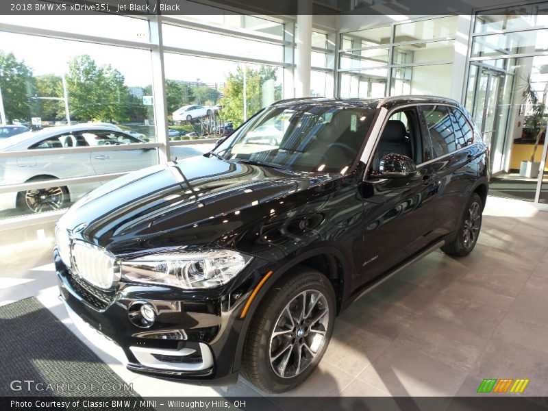 Front 3/4 View of 2018 X5 xDrive35i