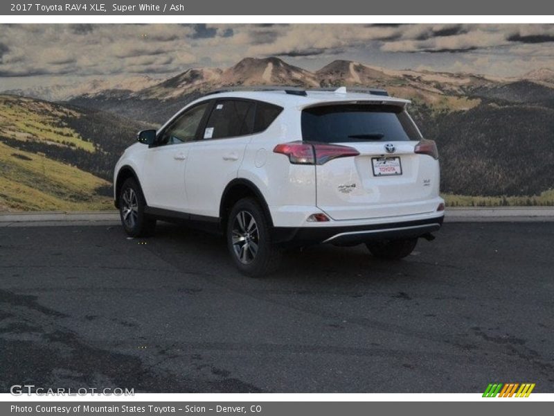 Super White / Ash 2017 Toyota RAV4 XLE