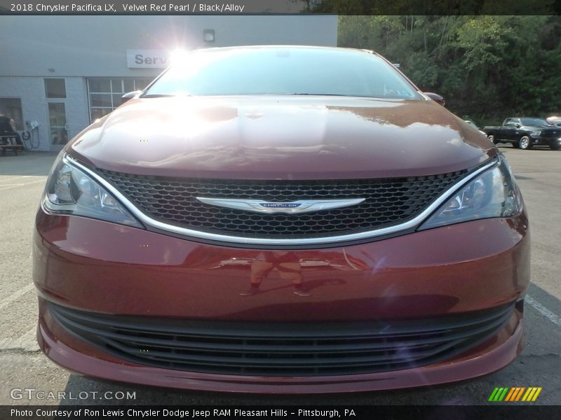 Velvet Red Pearl / Black/Alloy 2018 Chrysler Pacifica LX