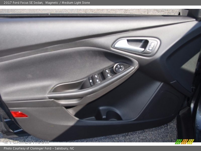 Magnetic / Medium Light Stone 2017 Ford Focus SE Sedan