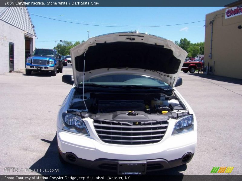 Stone White / Dark Slate Gray 2006 Chrysler Pacifica