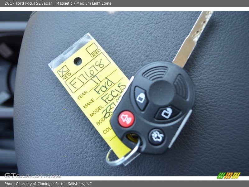 Magnetic / Medium Light Stone 2017 Ford Focus SE Sedan
