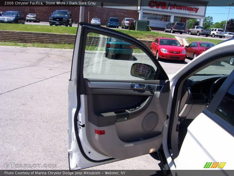 Stone White / Dark Slate Gray 2006 Chrysler Pacifica