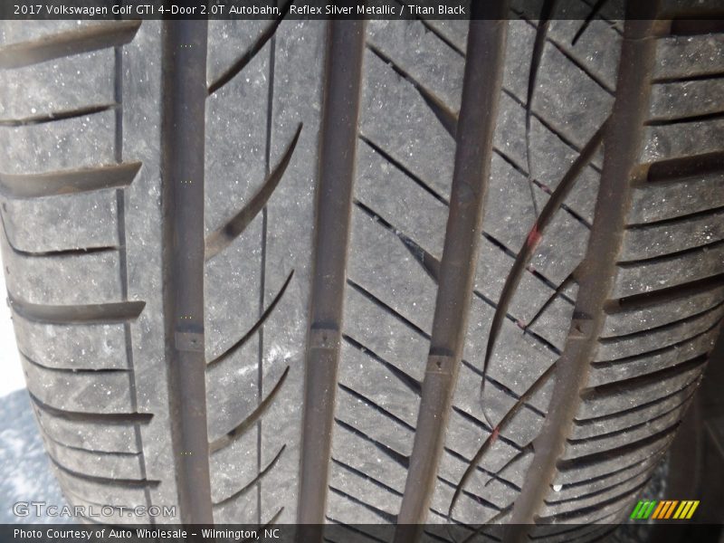 Reflex Silver Metallic / Titan Black 2017 Volkswagen Golf GTI 4-Door 2.0T Autobahn