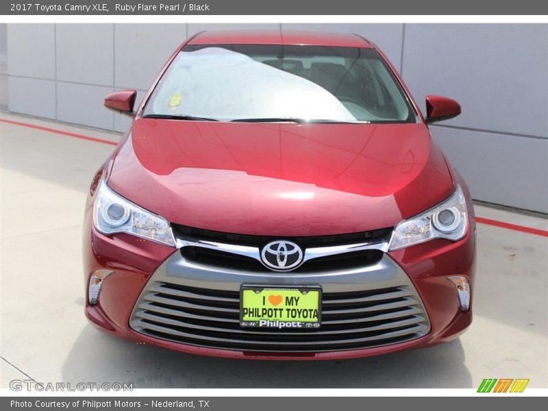 Ruby Flare Pearl / Black 2017 Toyota Camry XLE