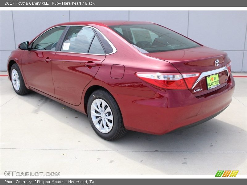Ruby Flare Pearl / Black 2017 Toyota Camry XLE