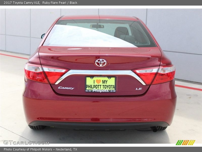 Ruby Flare Pearl / Black 2017 Toyota Camry XLE