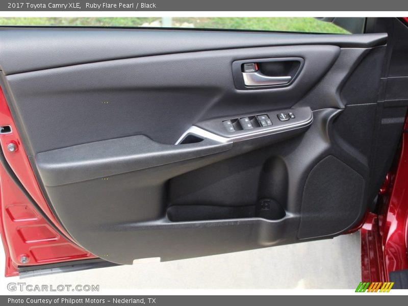 Ruby Flare Pearl / Black 2017 Toyota Camry XLE
