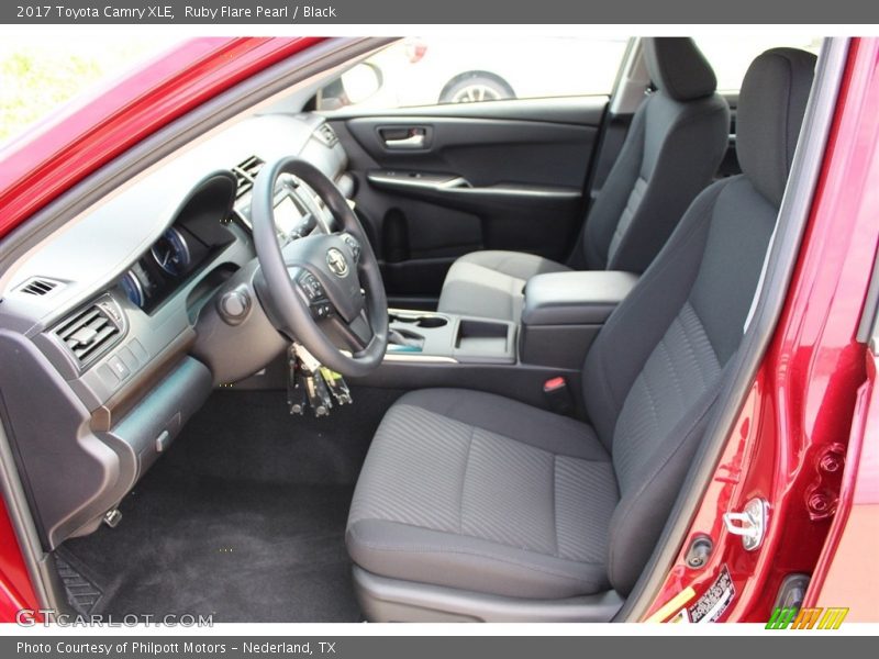 Ruby Flare Pearl / Black 2017 Toyota Camry XLE