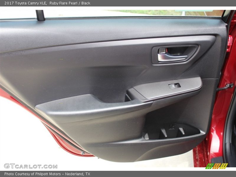 Ruby Flare Pearl / Black 2017 Toyota Camry XLE