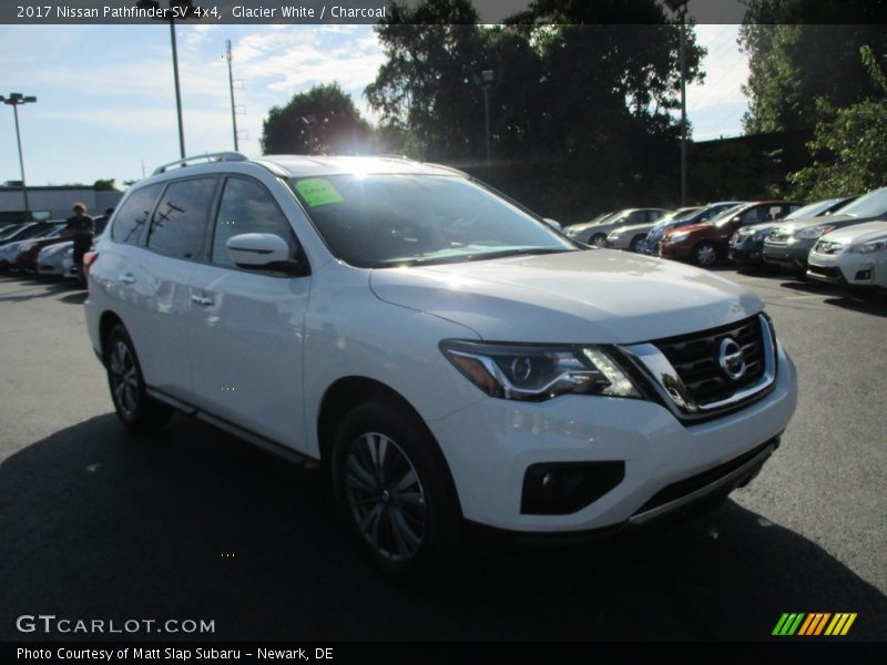 Glacier White / Charcoal 2017 Nissan Pathfinder SV 4x4