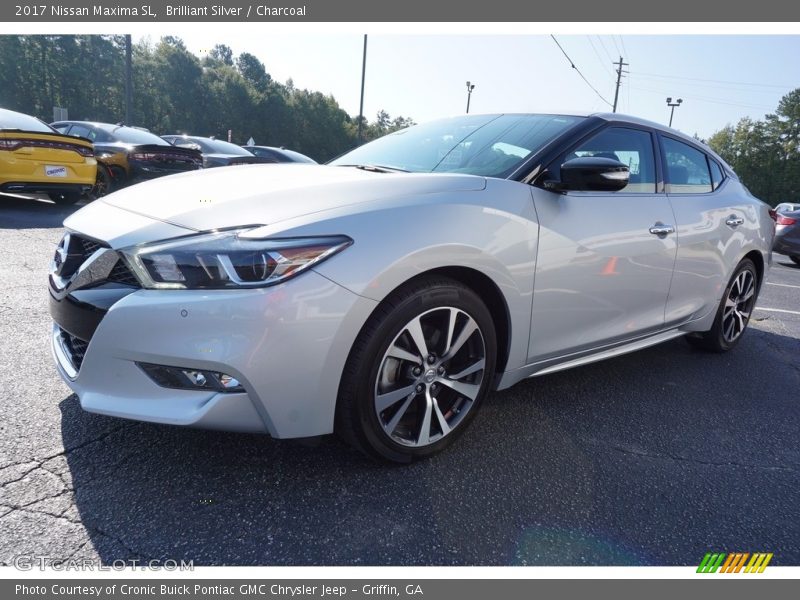 Front 3/4 View of 2017 Maxima SL