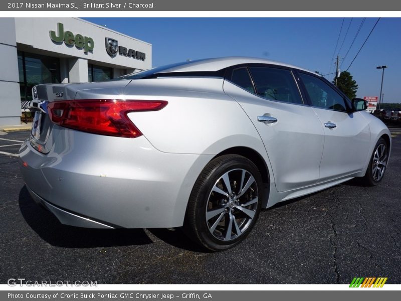 Brilliant Silver / Charcoal 2017 Nissan Maxima SL
