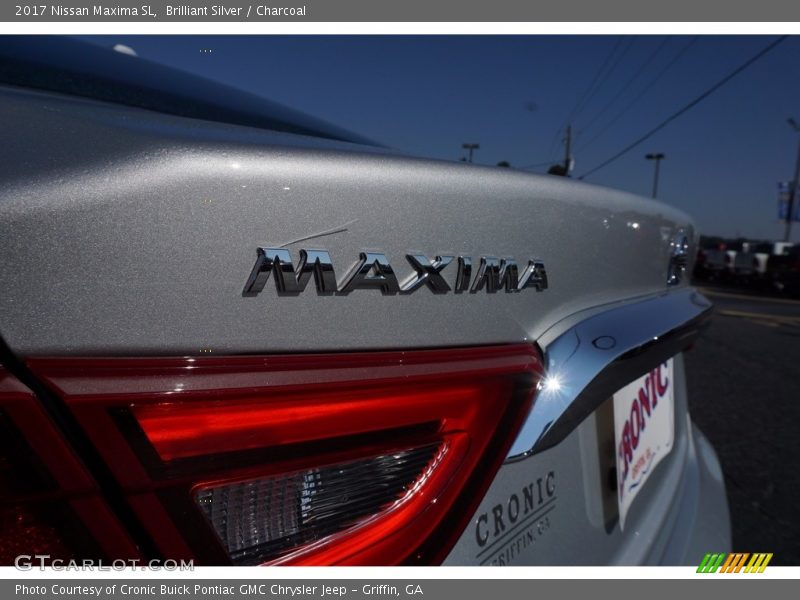 Brilliant Silver / Charcoal 2017 Nissan Maxima SL