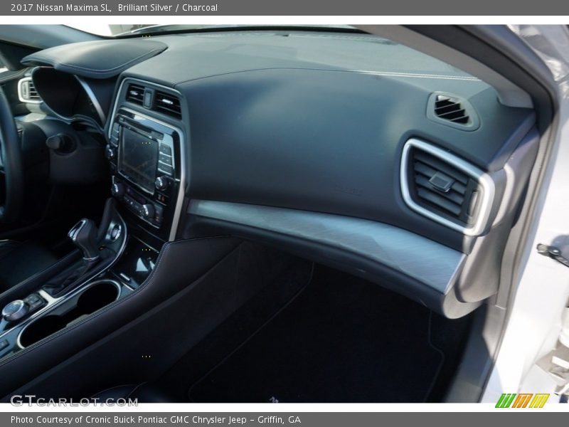 Brilliant Silver / Charcoal 2017 Nissan Maxima SL