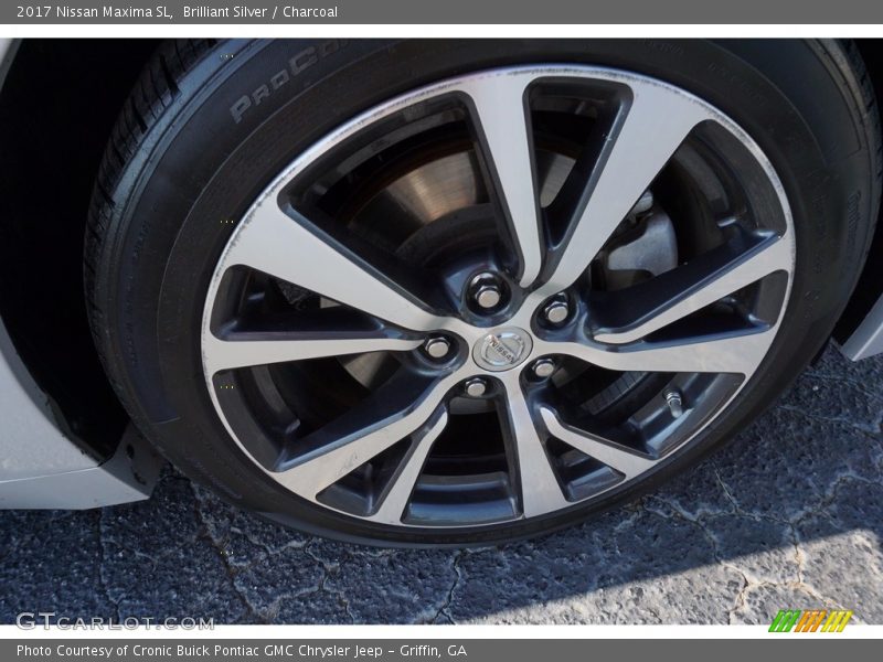 Brilliant Silver / Charcoal 2017 Nissan Maxima SL