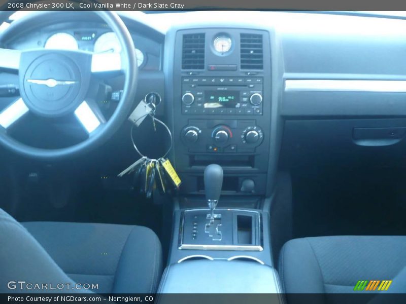 Cool Vanilla White / Dark Slate Gray 2008 Chrysler 300 LX