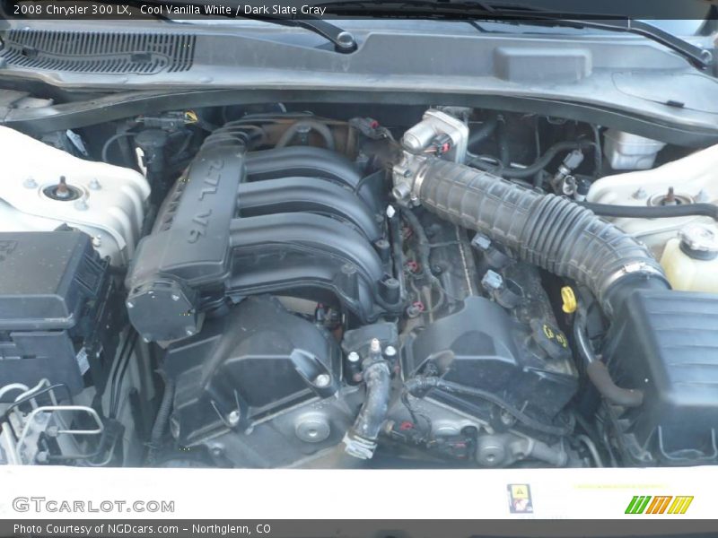 Cool Vanilla White / Dark Slate Gray 2008 Chrysler 300 LX
