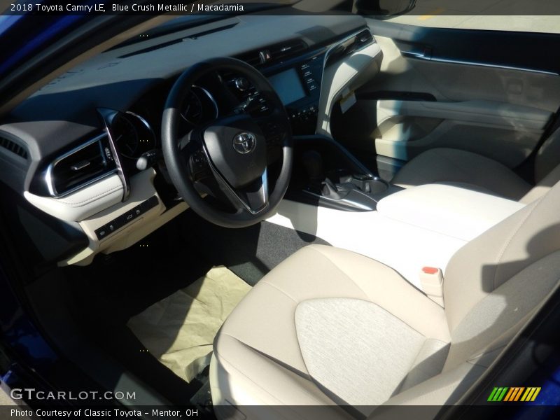 Blue Crush Metallic / Macadamia 2018 Toyota Camry LE