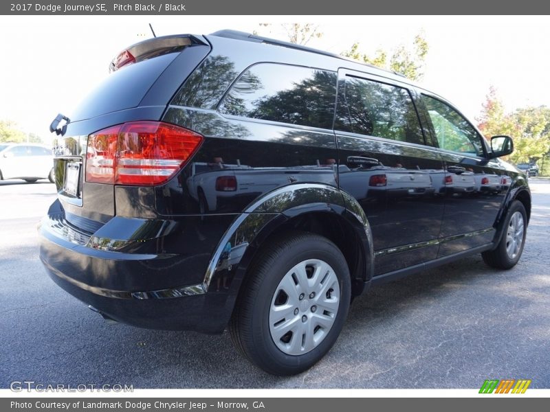 Pitch Black / Black 2017 Dodge Journey SE