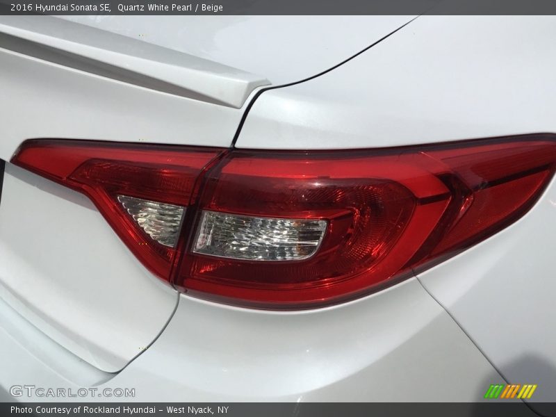 Quartz White Pearl / Beige 2016 Hyundai Sonata SE