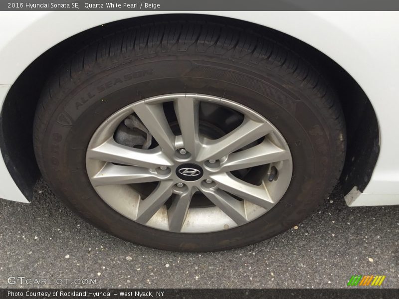 Quartz White Pearl / Beige 2016 Hyundai Sonata SE