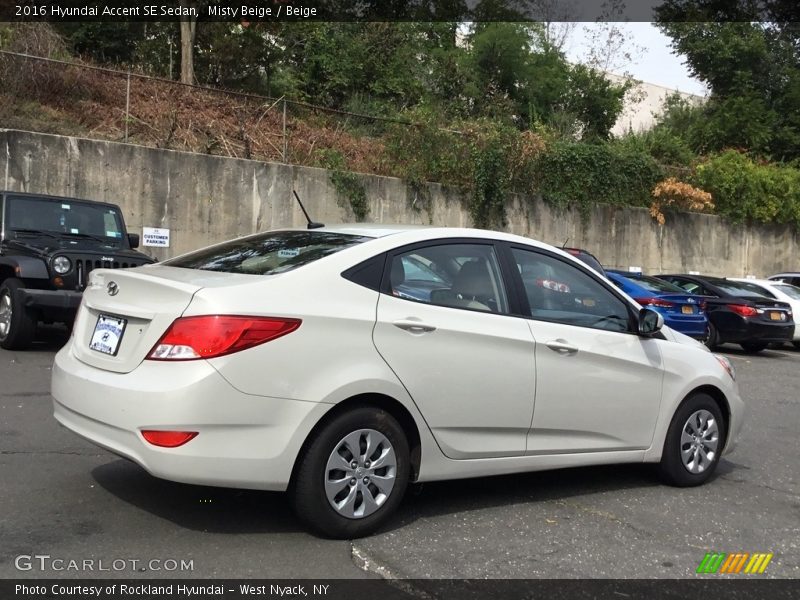 Misty Beige / Beige 2016 Hyundai Accent SE Sedan