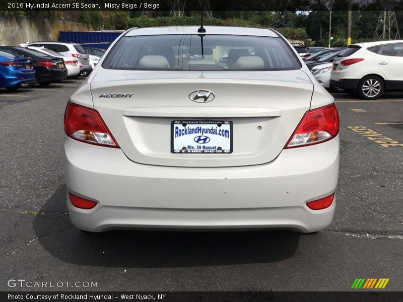 Misty Beige / Beige 2016 Hyundai Accent SE Sedan